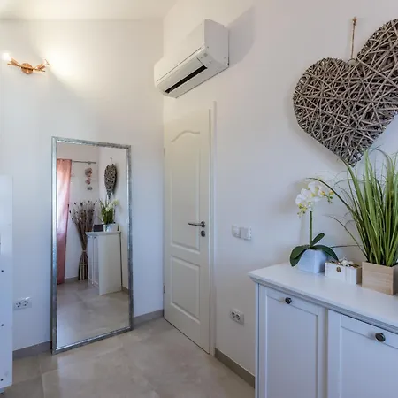 Villa Luce Del Sole Mirce Exteriér fotografie